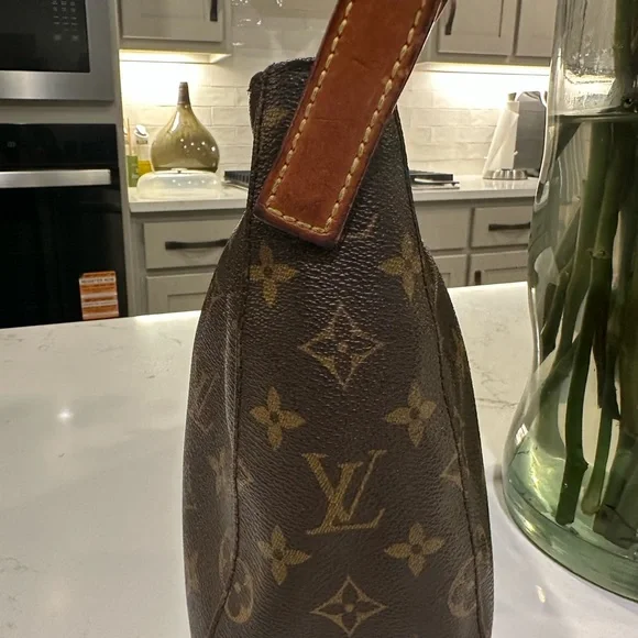 LOUIS VUITTON Monogram Looping MM - Picture 4 of 5